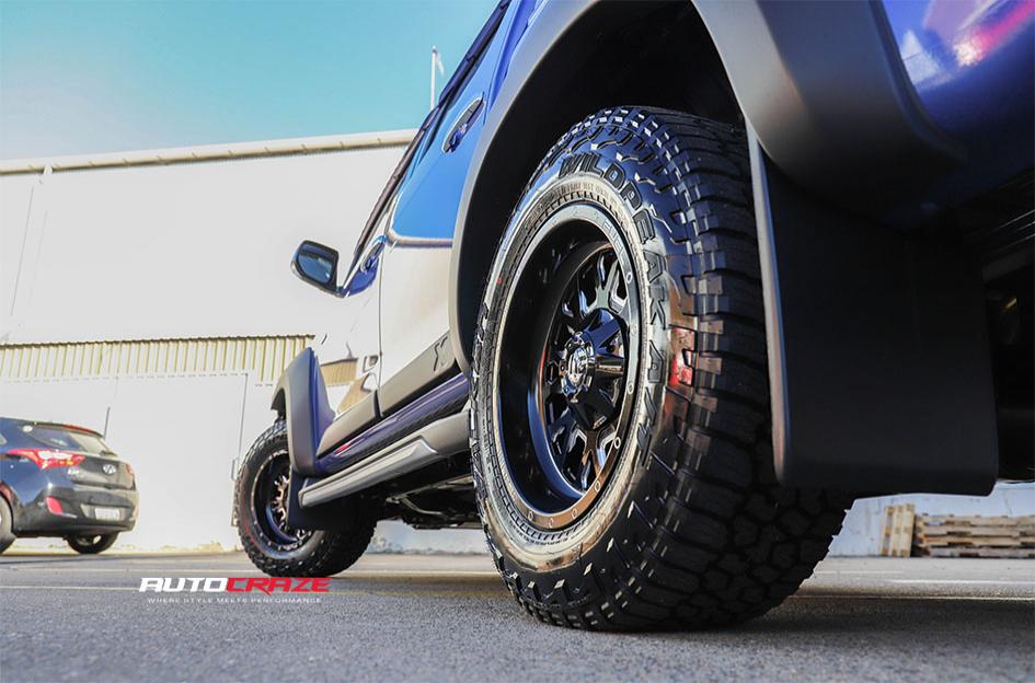 ISUZU DMAX STROKE GLOSS BLACK MILLED